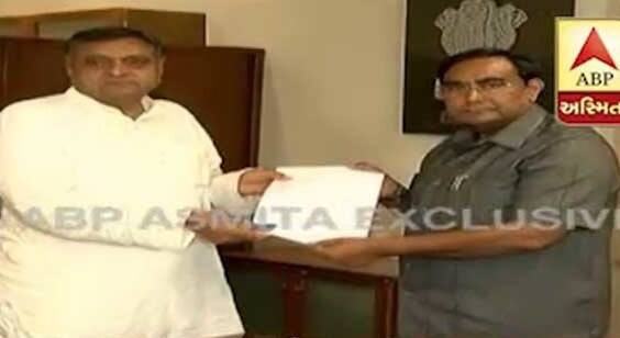 বিজেপি-তে যোগ গুজরাতের ৩ কংগ্রেস বিধায়কের, একজন রাজ্যসভার প্রার্থী 3 Gujarat Cong Mlas Quit Join Bjp 1 Of Them To Fight Rs Poll বিজেপি-তে যোগ গুজরাতের ৩ কংগ্রেস বিধায়কের, একজন রাজ্যসভার প্রার্থী