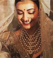 দিয়া মির্জার ক্যাট ওয়াক ‘বাজিরাও মস্তানি’র ডিজাইনার অঞ্জু মোদীর লহেঙ্গায়, মনে হল যেন কোনও রাজপুত রানি হেঁটে চলেছেন