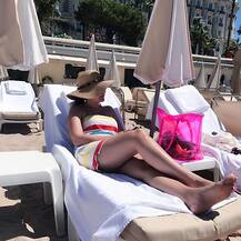 ইনস্টাগ্রামে একের পর এক সাহসী ছবি দিচ্ছেন স্ত্রী, অসন্তুষ্ট সঞ্জয়?