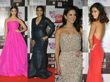 দেখুন, একটি পুরস্কার প্রদান অনুষ্ঠানে সবার নজর কেড়ে নিলেন সানা খান