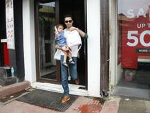 দেখুন অভিনেতা ইমরান খানের ৩ বছরের মেয়ে ইমারাকে