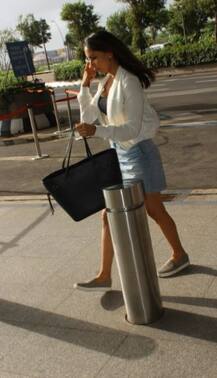 জন আব্রাহামের স্ত্রী প্রিয়াকে দেখেছেন? দেখুন সেই গোপনচারিণীর কয়েক ঝলক