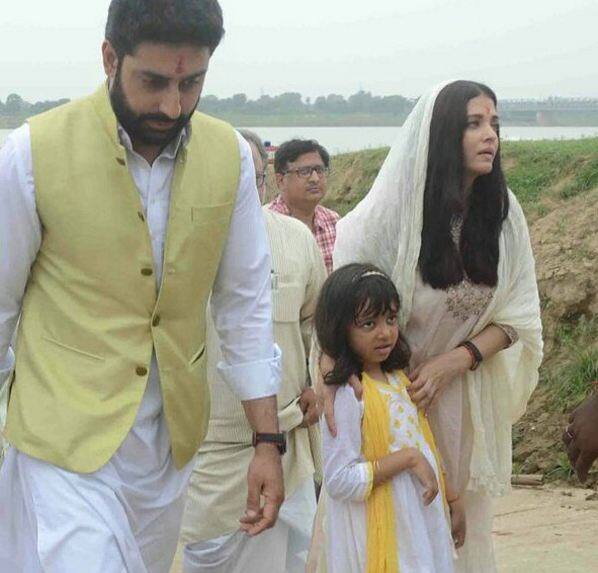 তাঁর সঙ্গে ছিলেন স্বামী অভিষেক বচ্চন, মেয়ে আরাধ্যা বচ্চন, মা বৃন্দা রাই এবং দাদা আদিত্য রাই। ছবি সৌজন্যে ইন্সটাগ্রাম ফ্যানক্লাব