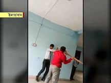 ভাইরাল ভিডিও: পড়া না পারায় ছাত্রদের লাঠি দিয়ে বেধড়ক মারলেন প্রিন্সিপাল