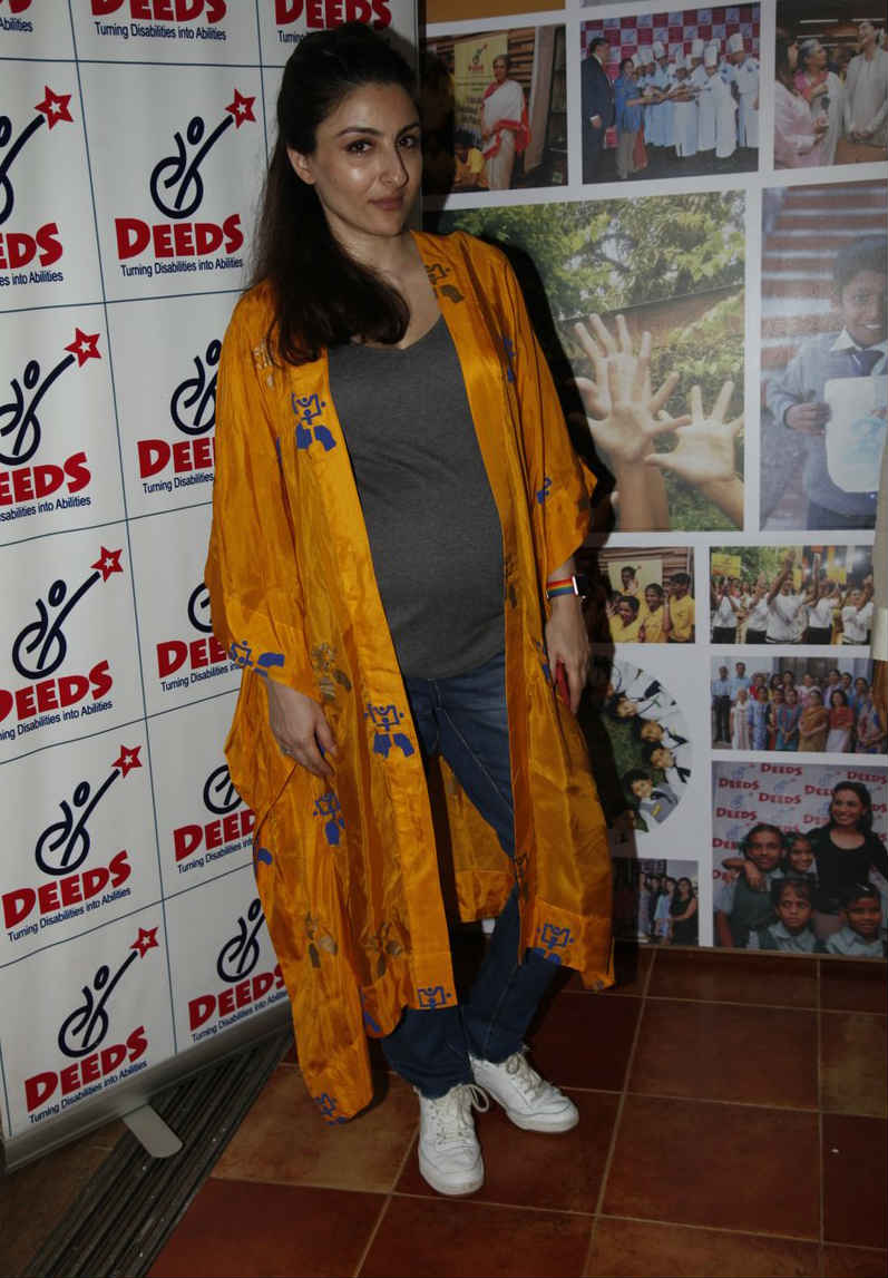 মা হচ্ছেন শর্মিলা ঠাকুর কন্যা সোহা, সম্প্রতি মুম্বইয়ে এক অনুষ্ঠানে দেখা গেল তাঁকে, ঔজ্জ্বল্যে ফিকে পাশের সবাই 