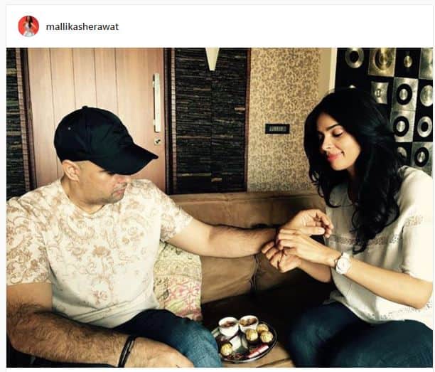 বলিউডে আজকাল খুব একটা দেখা না গেলেও, রাখীর দিনে এই ছবিটি সকলের সঙ্গে শেয়ার করেছেন মল্লিকা শেরাওয়াত
