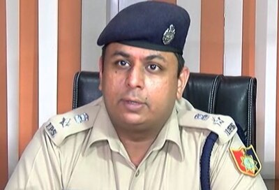 Chandigarh Stalking Case Police Avoid Questions Term Coverage As Media Trial চণ্ডীগড় পিছু ধাওয়া: মিডিয়া ট্রায়াল, সাফাই পুলিশের, চাপের মুখেও পিছু হঠব না, বললেন বর্ণিকার বাবা