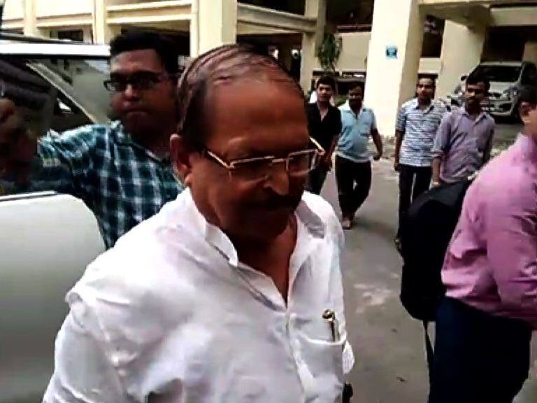 Narada Ed Grills Tmc Minister Subrata Mukherjee নারদ কাণ্ডে ইডির দফতরে হাজিরা সুব্রতর, টাকা নেওয়ার কথা স্বীকার