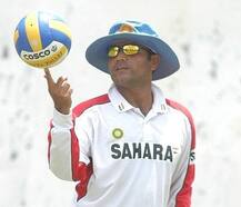 গোরক্ষপুরে শিশুমৃত্যুর ঘটনায় ট্যুইট ঘিরে সমালোচনায় বিদ্ধ সহবাগ