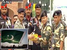 স্বাধীনতা দিবসে পাকিস্তান দৈর্ঘ্যে সবচেয়ে লম্বা পতাকা উত্তোলন করে টেক্কা ভারতকে?