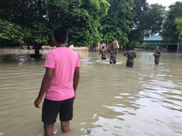 বন্যায় অসমে এখনও পর্যন্ত ১০২ জন প্রাণ হারিয়েছেন।