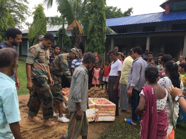 প্রায় ৩,২০০ গ্রাম জলের তলায়। 