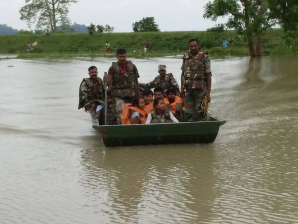 এর ফলে উত্তরপূর্বের সঙ্গে বাকি দেশের যোগাযোগ সম্পূর্ণ বিচ্ছিন্ন হয়ে পড়েছে।
