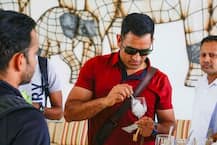 ভারতীয় দলের অনুশীলনে নজর কাড়লেন ধোনি