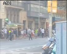 নিসের ধাঁচে বার্সেলোনায় ভিড়ের মধ্যে ভ্যানের ধাক্কা, নিহত ১৩, আহত ৫০, ভারতীয়রা নিরাপদ, জানালেন সুষমা