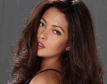 পুণেতে ইতিমধ্যেই বিয়ে করে ফেলেছেন রিয়া সেন!