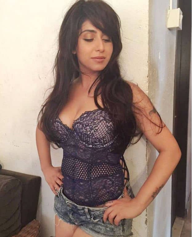 তাঁর বক্তব্য, ভারতীয় চলচ্চিত্র জগত হল পুরুষতান্ত্রিক। এখানে মহিলাদের সঠিক কদর করা হয় না।