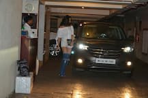 চাঙ্কি পান্ডের ভাইঝি আলান্যা পান্ডেকে দেখেছেন?