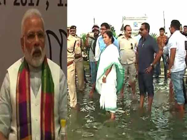 অসম, গুজরাতের মতো বাংলাকেও সাহায্য করুক কেন্দ্র, উত্তরবঙ্গে বন্যা পরিদর্শনে গিয়ে দাবি মমতার