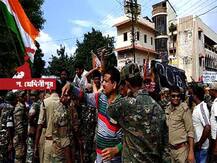 মেদিনীপুরে কানহাইয়া কুমারকে লক্ষ্য করে ডিম, টম্যাটো ছুঁড়ল বিজেপি