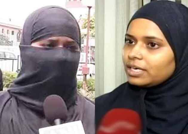  ইসরত জাহান, পশ্চিমবঙ্গের হাওড়ার এই মহিলাকে তাঁর স্বামী তিন তালাক দেন ফোনে। ইসরতের কথায় এপ্রিল ২০১৫-এ তাঁর স্বামী দুবাই থেকে ফোন করে তাঁকে শুধু বলেন তালাক, তালাক, তালাক। তারপর ফোন কেটে দেন। এরপর সেই ব্যক্তি আর একজনকে বিয়ে করেন, এবং ইসরতের চার সন্তানকেও তাঁর থেকে নিয়ে চলে যান। এখন ইসরতের দাবি, তাঁর সন্তানদের ফিরিয়ে দেওয়া হোক, এছাড়া খোরপোশও দেওয়া হোক। 