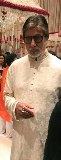 মুকেশ অম্বানির বাড়ির গণেশ পুজোয় হাজির বচ্চন থেকে খানেরা, প্রবীন থেকে নবাগত অভিনেতারা, এসেছেন সপরিবারে সচিন 