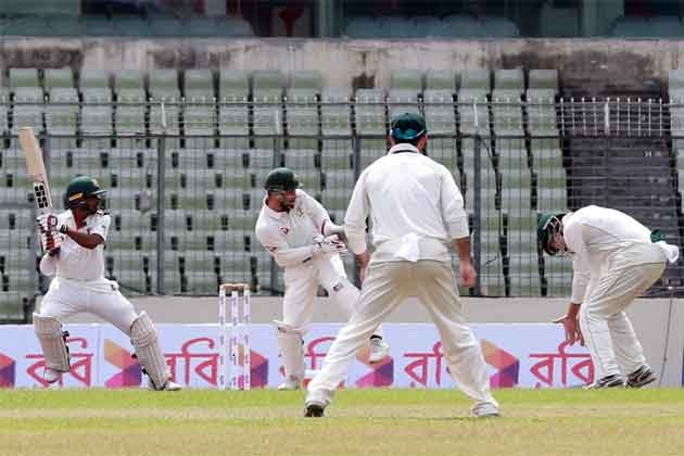 Australias Hopes Of Victory Over Bangladesh Boosted By Fight From David Warner Steve Smith To End Day Three ওয়ার্নার-স্মিথের ব্যাটে ভর করে ঘুরে দাঁড়াল অস্ট্রেলিয়া