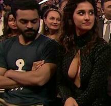 পোশাক দিয়ে সব নজর কাড়লেন দিশা পাটানি...