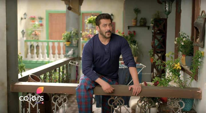 আপাতত যদি জাহ্নবীকে শোয়ে দেখাই যায়, তাহলে বলাইবাহুল্য অ্যাশের প্রাক্তন প্রেমিক সলমন খানের সঙ্গে এখানে দেখা হবে অভিষেকের প্রাক্তন প্রেমিকা জাহ্নবীর। এবং সেটা যে নয়া উত্তেজনা তৈরি করবে শোয়ে সেটা বলাই বাহুল্য। 