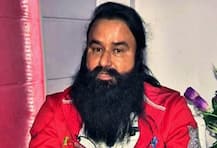 মোহভঙ্গের ইঙ্গিত? খোদ জন্মভিটেয় রাম রহিমের ছবি গড়াগড়ি খাচ্ছে ড্রেনে