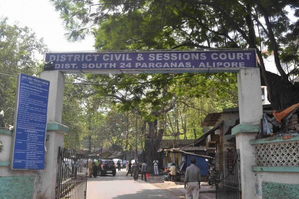 If You Does Not Look After Your Parents Then Throw Out Your Son And Daughter In Law From Your House Courts Orders In One Case বৃদ্ধ বাবা-মাকে না দেখলে ছেলে-বৌমাকে বাড়ি থেকে বের করে দিন: আদালত