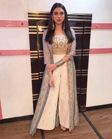 ৩০ বছরের অদিতির এই ওয়েডিং ফটোশ্যুটের কথা আগে থেকেই ঠিক ছিল। অধীর আগ্রহে এই ফটোশ্যুটের অপেক্ষা করছিলেন তাঁর ভক্তরা।