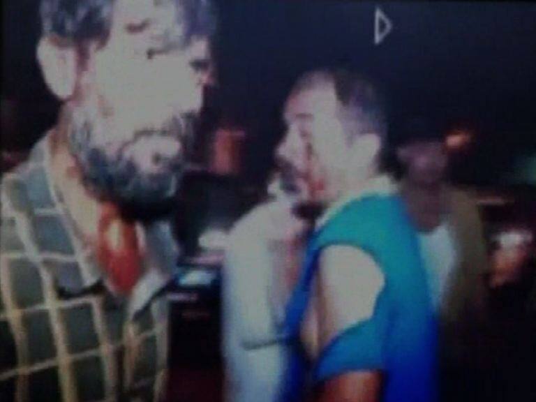 Photojournalists Attacked By Bouncers For Clicking Shilpa Shetty Raj Kundras Picture রাজ কুন্দ্রা-শিল্পা শেট্টির ছবি তোলায় চিত্রসাংবাদিককে বেধড়ক মার বাউন্সারের