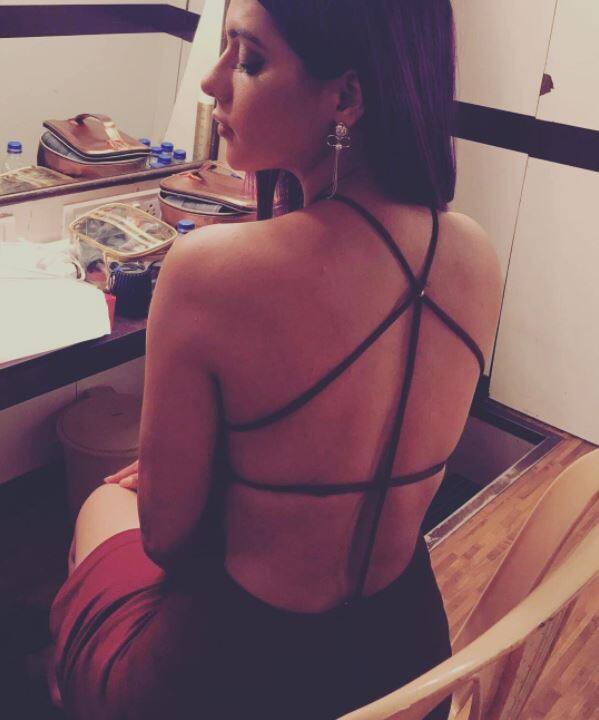 ইনস্টাগ্রামে নিজের এই নতুন ছবিটি দিয়েছেন রুহি