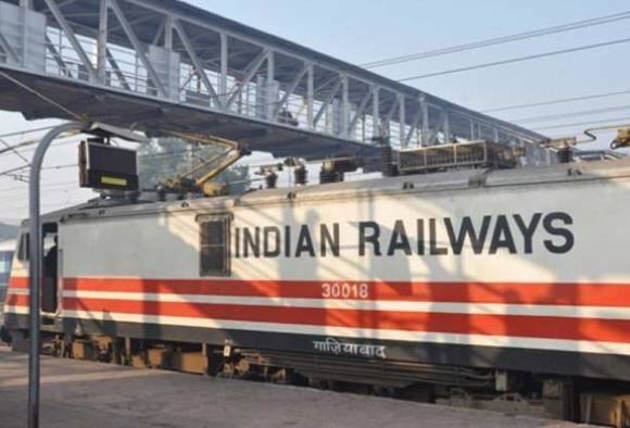 Sealdah Expresss Empty Coach Derail At Jammu Station জম্মু স্টেশনে লাইনচ্যুত শিয়ালদাগামী ট্রেনের ফাঁকা কামরা