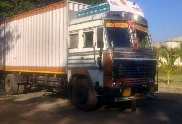 37 migrant labourers trying to reach Palwal in truck intercepted sent to shelter home ট্রাকে লুকিয়ে কাজে যোগ দিতে যাওয়ার চেষ্টা, হরিয়ানা থেকে আটক ৩৭ শ্রমিক