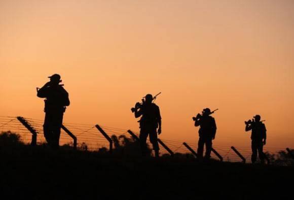 Pakistan Summons Indias Dhc Over Ceasefire Violations Along Loc সীমান্তে সংঘর্ষ বিরতি লঙ্ঘন নিয়ে ভারতের ডেপুটি হাই কমিশনারকে তলব পাকিস্তানের