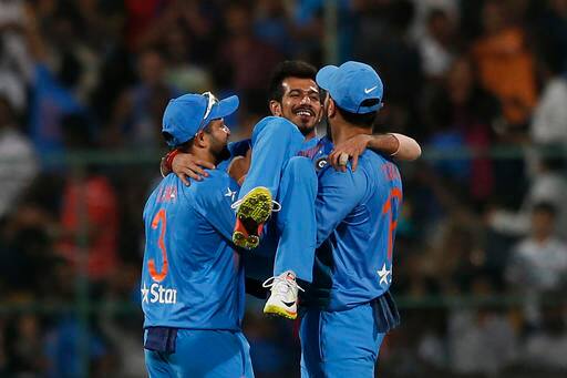 ওয়েস্ট ইন্ডিজে কুলদীপ ও শ্রীলঙ্কায় যজুবেন্দ্রকে এভাবেই সফল হতে দেখা গিয়েছে বলেও মন্তব্য করেছেন রোহিত। 