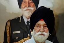 রাষ্ট্রীয় মর্যাদায় সম্পন্ন হল মার্শাল অফ দ্য এয়ার ফোর্স অর্জন সিংহের শেষকৃত্য