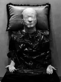 বলিউডের এই সেক্স বম্ব তাঁর পরবর্তী ছবির জন্যে প্রস্থেটিক মেকআপ ব্যবহার করে চেহারায় আনছেন সম্পূর্ণ বদল, কে বলুনতো ইনি? 