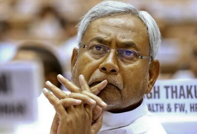 Pavan Varma Questions BJP Alliance in Open Letter to Nitish Kumar কেন দিল্লিতে বিজেপির সঙ্গে জোট? নীতীশকে খোলা  চিঠি জেডি (ইউ)এর জাতীয় মুখপাত্রের
