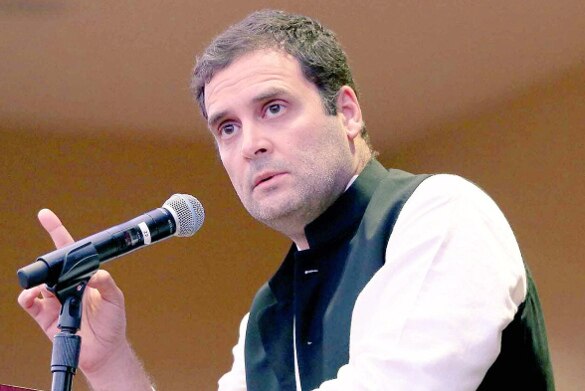 BJP questions Rahul Gandhi over IT notice to Vadra বঢরাকে ২৫ কোটি বকেয়া মেটাতে আয়কর নোটিস, কেন চুপ রাহুল? তোপ বিজেপির