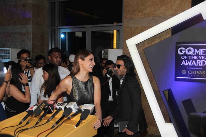 জি কিউ অ্যাওয়ার্ডের মঞ্চে আচমকাই মুখোমুখি অনুষ্কা-রণবীর, তারপর কী হল দেখুন