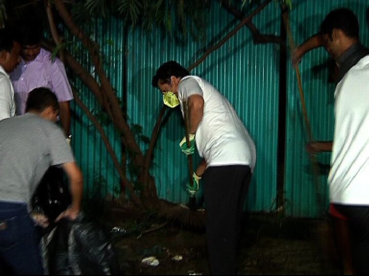 কীভাবে তাঁরা পরিষ্কারের কাজে হাত লাগিয়েছেন দেখুন