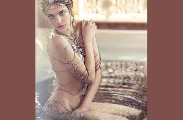 ফটোশ্যুটে লাস্যময়ী নাতালিয়া (Image- Instagram @natasupernova)