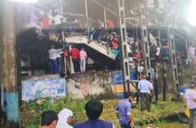 ছবিতে দেখুন: মুম্বইয়ের এলফিনস্টোন স্টেশনের ফুটব্রিজে পদপিষ্ট হয়ে নিহত ২২