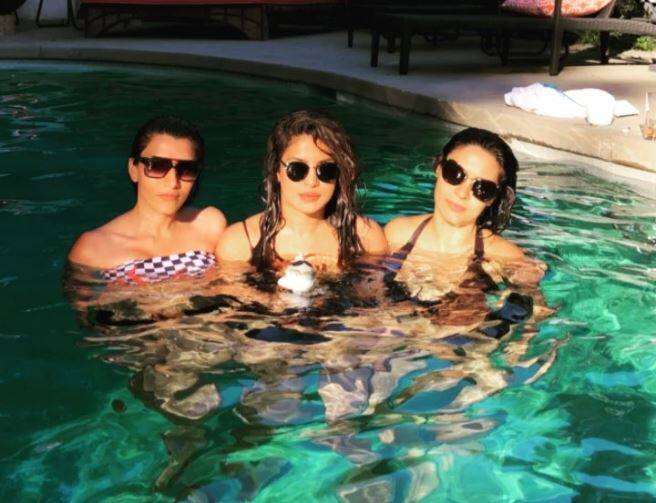 এর আগেও এ ধরনের ছবি শেয়ার করেছেন তিনি। 