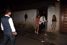 ক্যামেরা দেখে পালাল অক্ষয় পুত্র আরভ, তার সঙ্গে কে ওই রহস্যময়ী, দেখুন