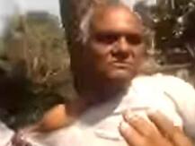 গুজরাতে বস্তি উচ্ছেদের প্রতিবাদে বিজেপি নেতাকে গাছে বেঁধে মারধর