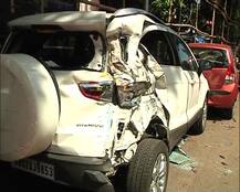 দেশপ্রিয় পার্কে দুর্ঘটনা, বাসের ধাক্কা বাইকে, পালাতে গিয়ে পরপর ৬টি গাড়িকে ধাক্কা